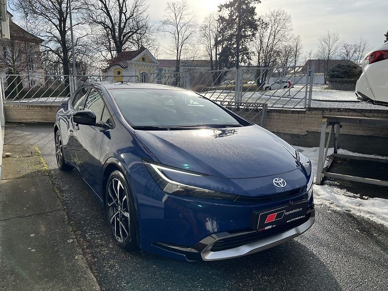 Toyota Prius 2.0L PHEV Executive - fotka 3 z 31