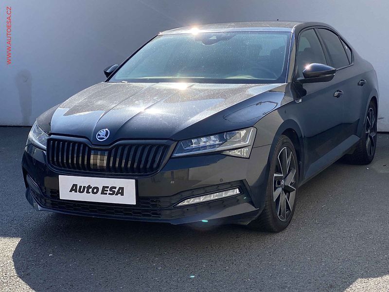 Škoda Superb (2023) 2.0 TSi, ČR, SportLine, DSG - fotka 3 z 23