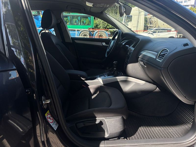 Audi A4 1.8TSi/2010/S.KNIHA-MAN6-2.MAJ - fotka 22 z 46