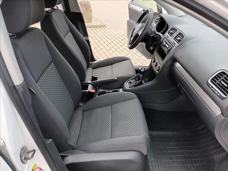 Volkswagen Golf 1,4 16V,59KW,TREND,KLIMA,ESP, - fotka 23 z 33