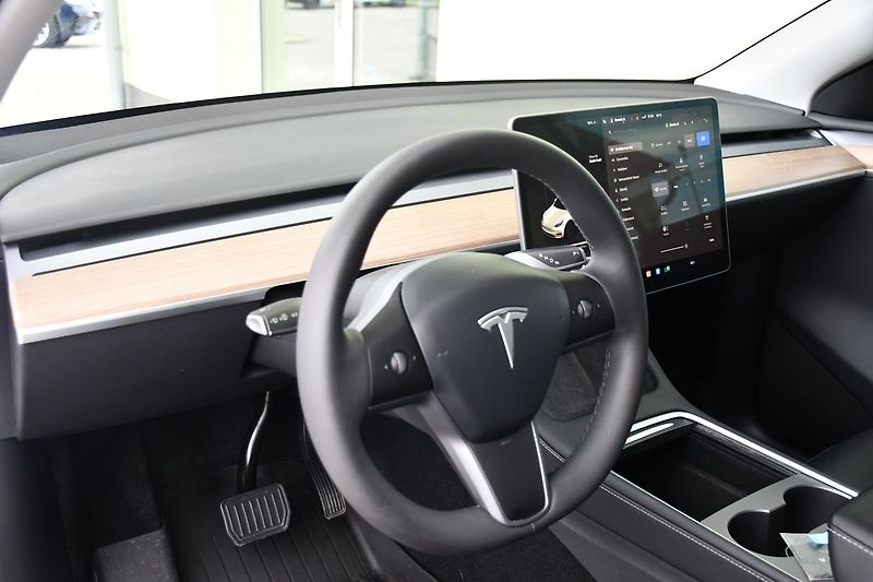 Tesla Model Y LONG RANGE DUAL REZERVACE - fotka 15 z 38