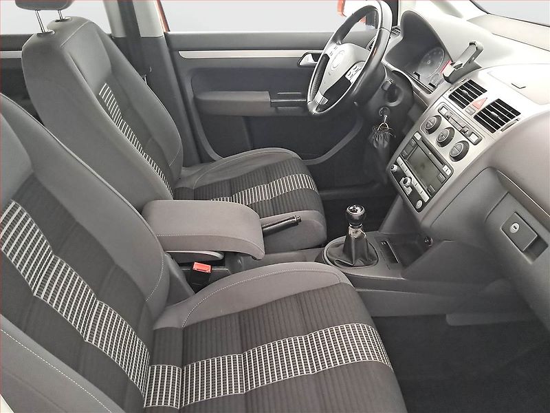 Volkswagen Touran (2009) 1.4 TSI, 7 míst, Tempomat - fotka 9 z 17