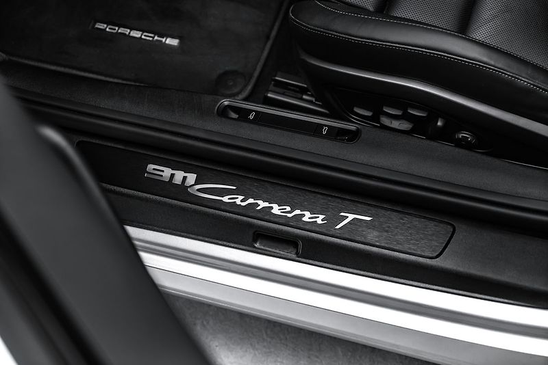 Porsche 911 Carrera T Cabrio Sport Chrono - fotka 20 z 28