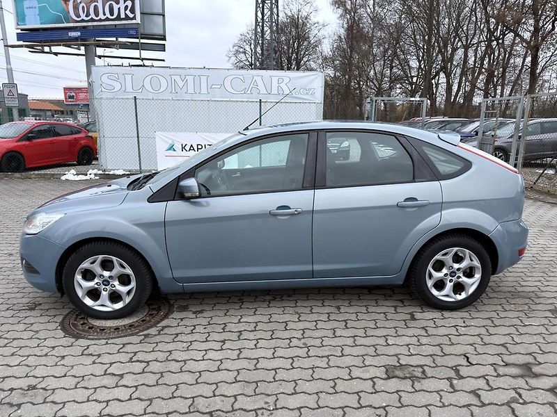 Ford Focus 1.6i 85 kW klima - fotka 3 z 15