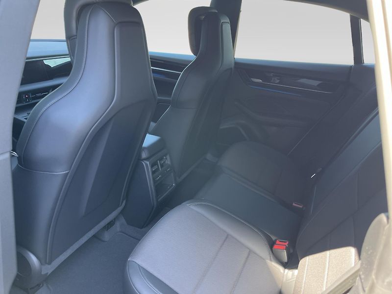 Porsche Macan 4 - fotka 21 z 24
