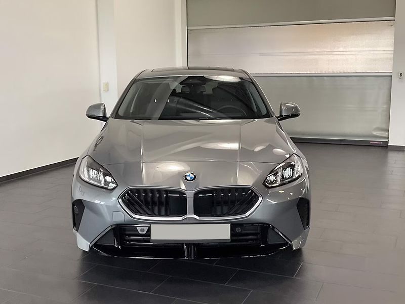 BMW Řada 1 120 M-Sport design Pano Kamer - fotka 2 z 9