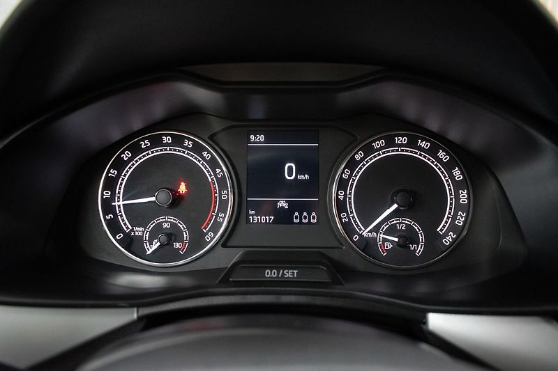 Škoda Scala 1.6 TDI 85kW AMBITION*DPH*ČR 1 - fotka 19 z 37