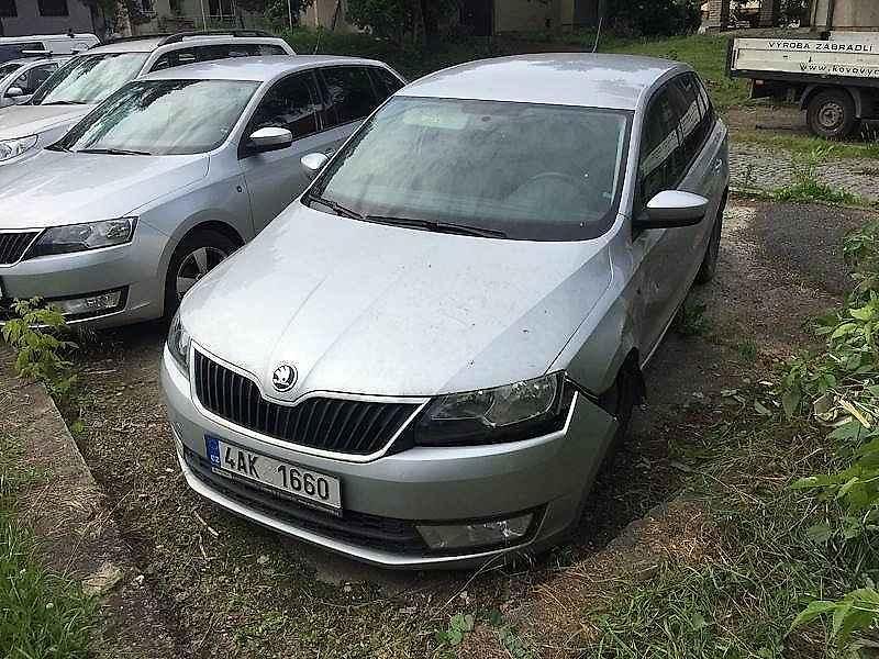 Devět let odstavený Fiat Punto