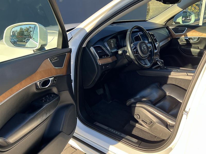 Volvo XC90 (2018) D5 AWD 173kW - fotka 9 z 42