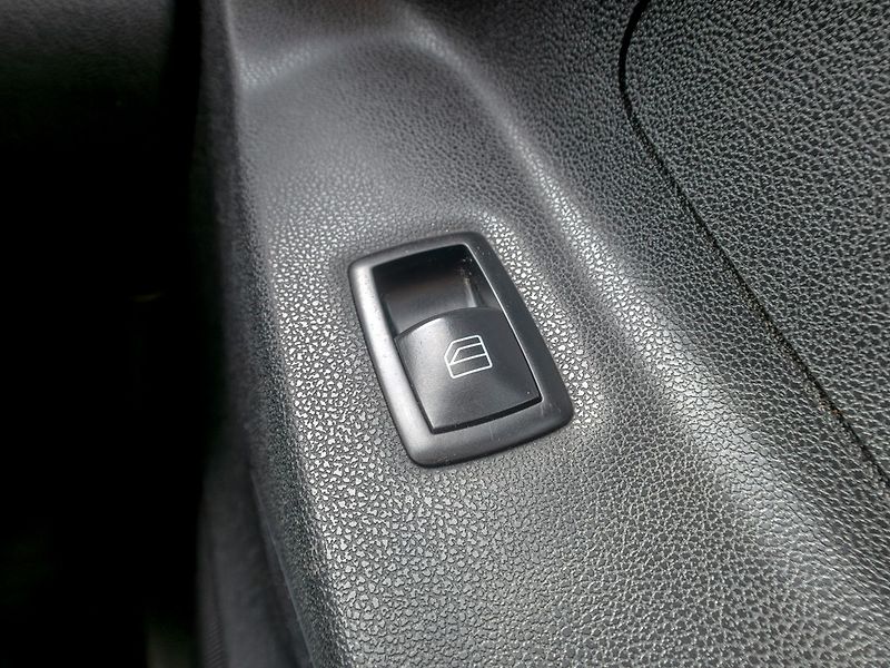 Mercedes-Benz Třídy M (2006) 350D 165KW 4Matic – KŮŽE - fotka 25 z 40