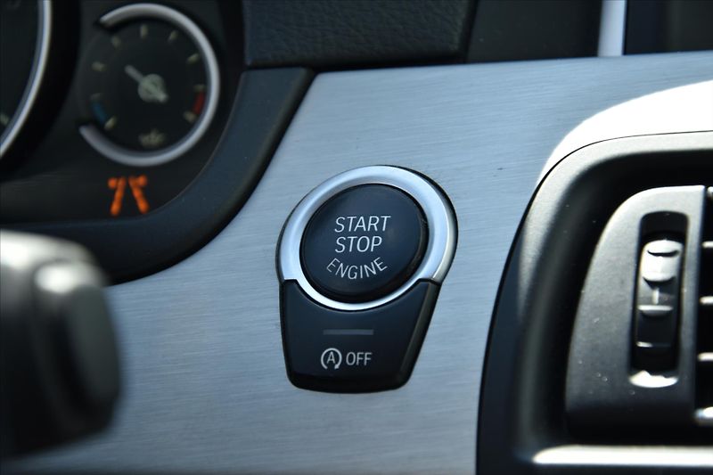 BMW Řada 5 525d xDrive 160kW ČR - fotka 18 z 30