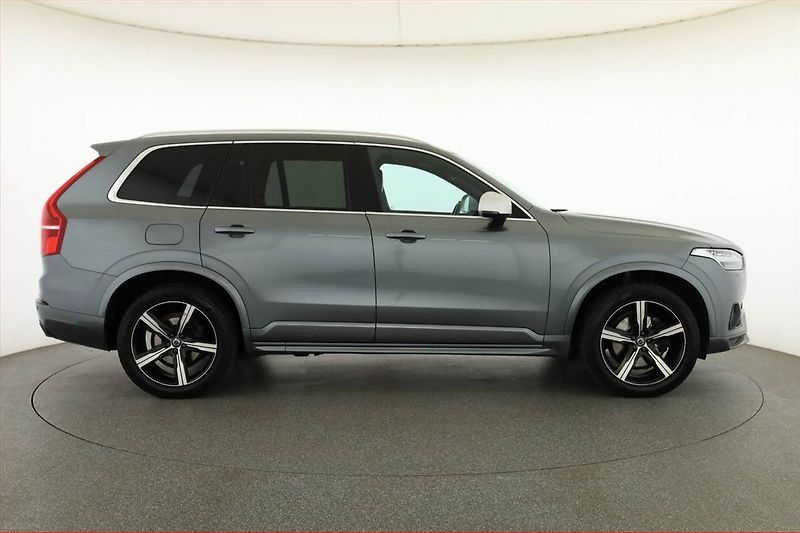 Volvo XC90 (2019) R-Design D5 AWD - fotka 6 z 21