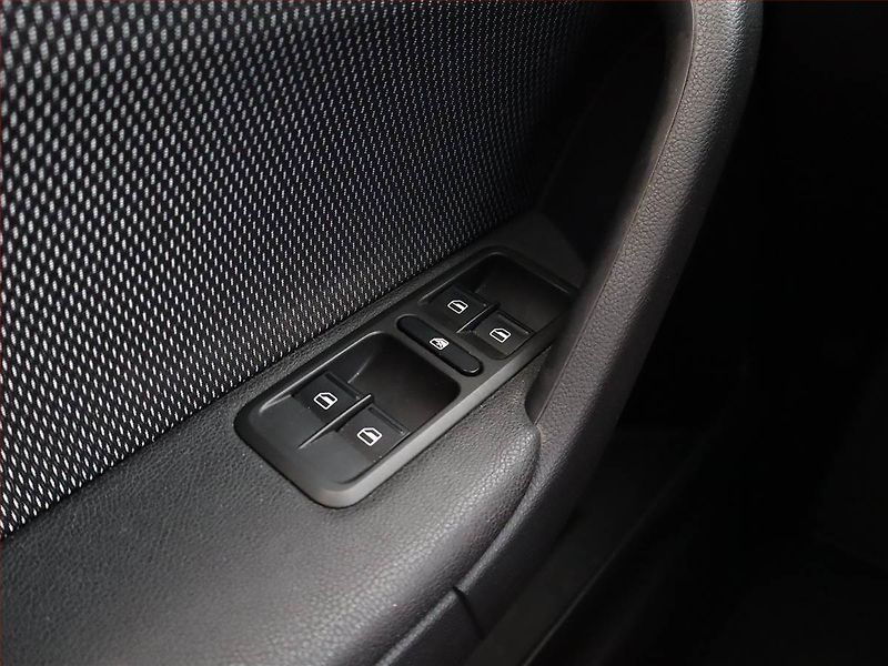 Škoda Yeti (2013) 1.8 TSI, 4X4, Serv.kniha - fotka 14 z 15