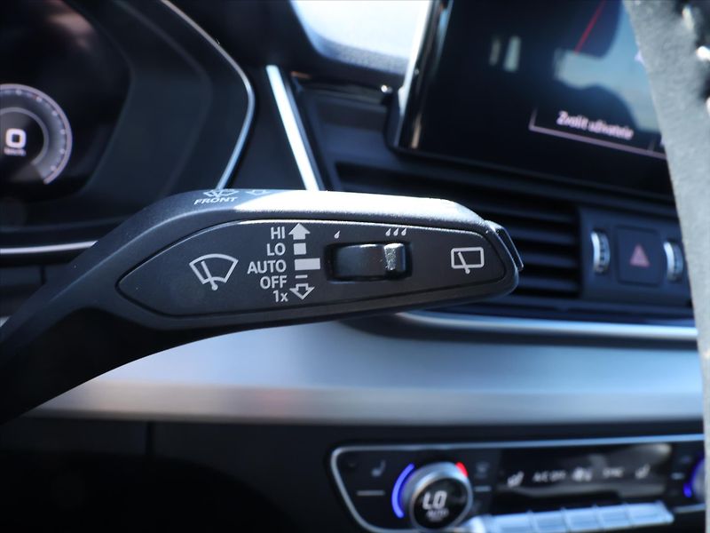 Audi Q5 3,0 50TDI 210kW S-line quattro - fotka 21 z 33