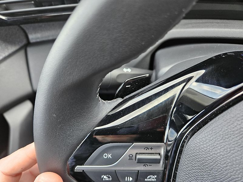 Peugeot 308 (2024) SW 1.2PT 130 ALLURE EAT8  - fotka 23 z 30