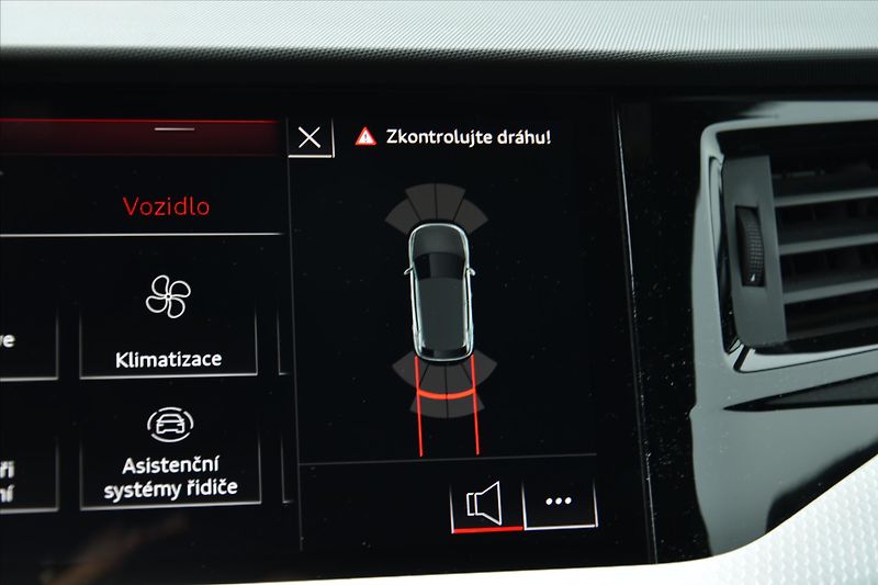 Audi A1 40TFSI 147kW S-LINE SERV.KNIHA - fotka 25 z 31