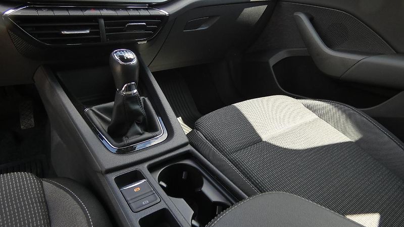 Škoda Octavia Combi 2,0 TDI Ambition - fotka 6 z 23