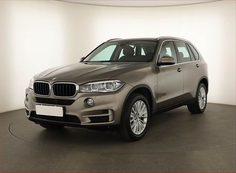 BMW X5 (2016) xDrive30d - fotka 2 z 20