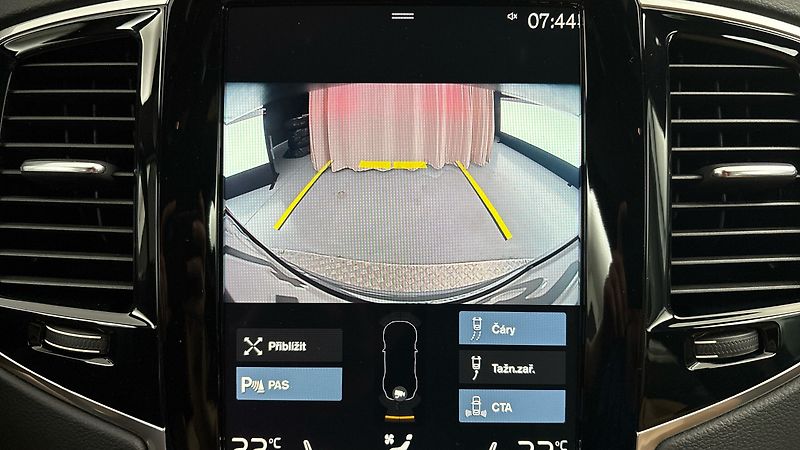 Volvo XC90 2.0 B5 AUT AWD Inscription - fotka 12 z 33