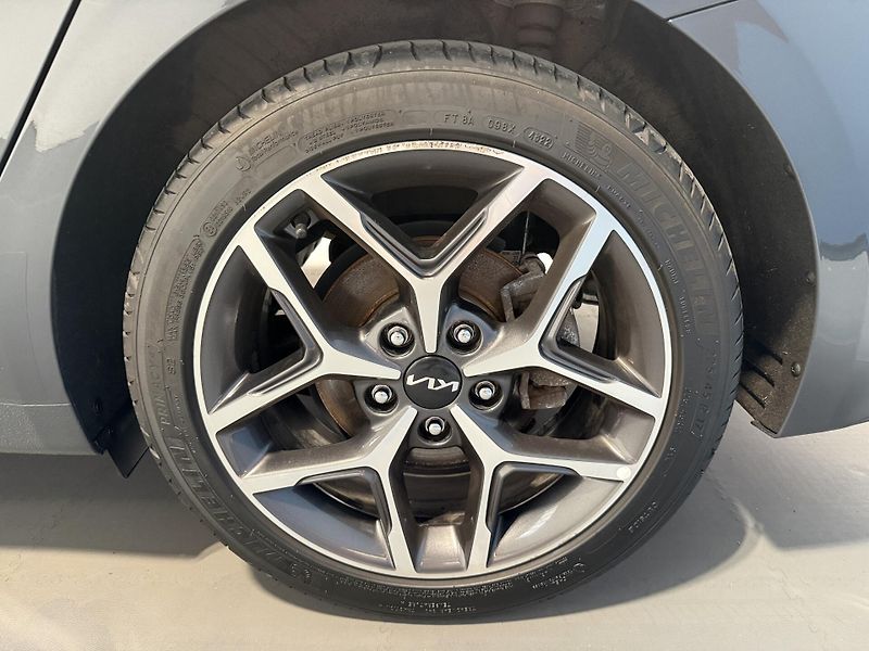 Kia Ceed 1.5 T-GDI 118kW Top SW - fotka 13 z 13
