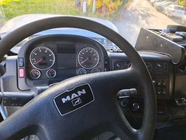 MAN TGA (2006) 8x6 bordmatik 41/32t sklápěč - fotka 7 z 10