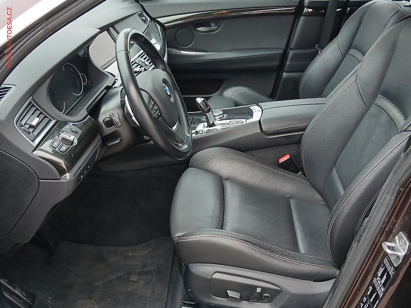 BMW Řada 5 (2016) 3.0 d GT 530xDrive, 1.maj,ČR - fotka 9 z 27
