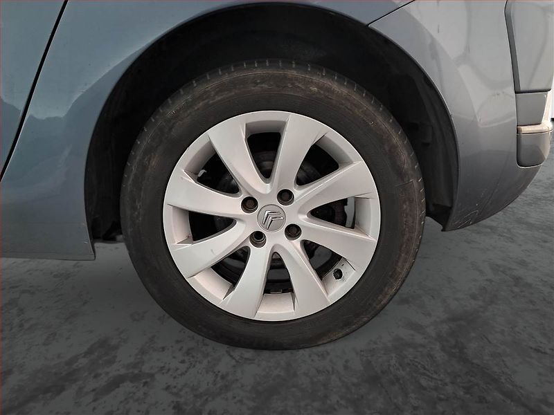 Citroën C4 Picasso (2008) 1.6 HDi, po STK, Klima - fotka 15 z 18
