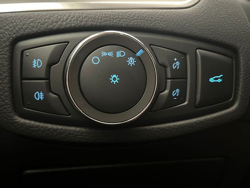 Ford Galaxy 2.5 HEV TITANIUM 7 míst - fotka 20 z 70
