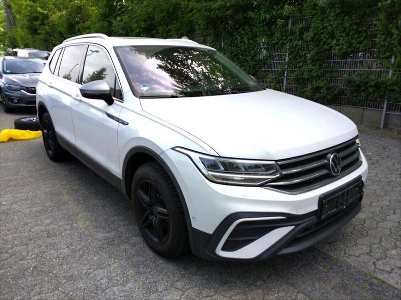 Volkswagen Tiguan 2,0 TDI PANORAMA WEBASTO TAŽNÉ - fotka 2 z 9