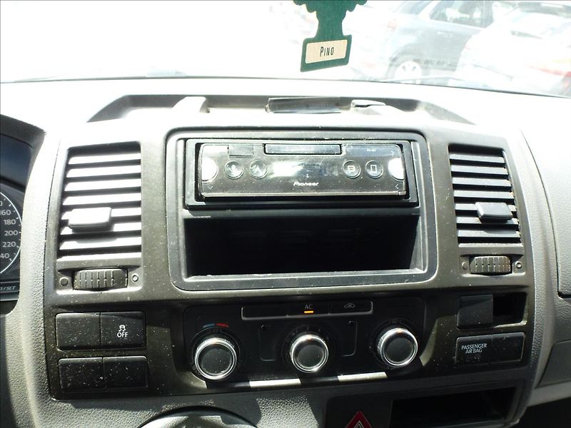 Volkswagen Transporter 2,0 TDI - fotka 29 z 31
