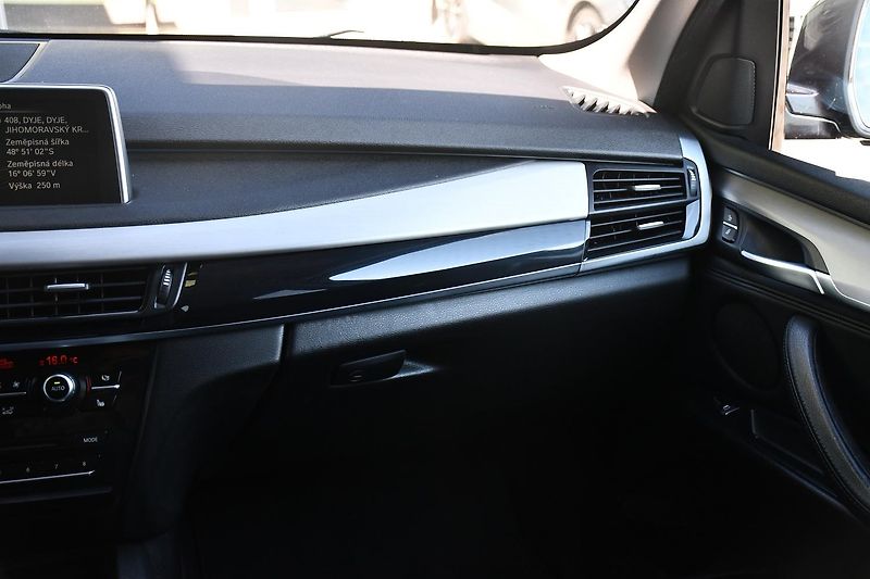 BMW X5 xDrive30d NAVI KŮŽE KAMERA - fotka 7 z 39