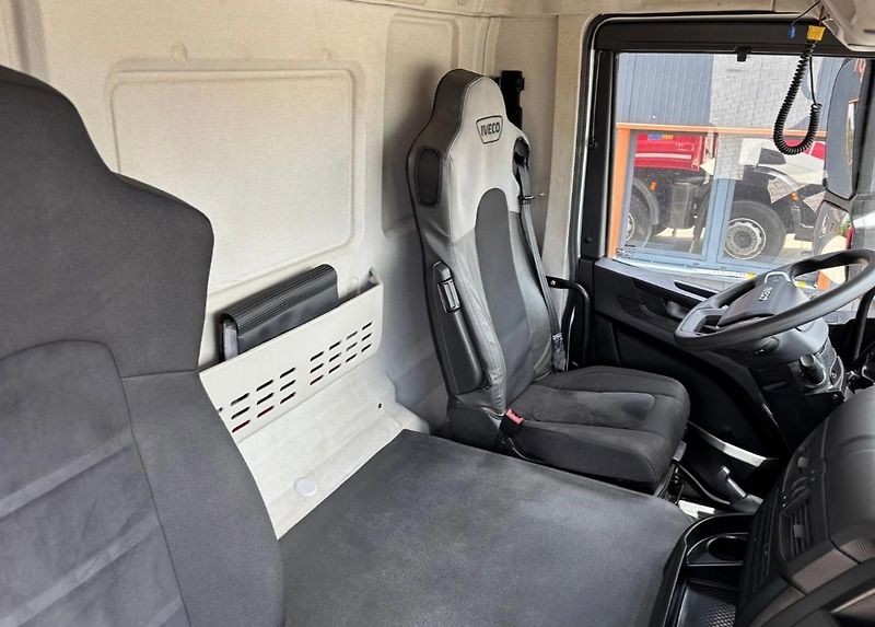 Iveco X-WAY (2024) AD360 8x4 Bordmatik EURO 6 - fotka 17 z 17