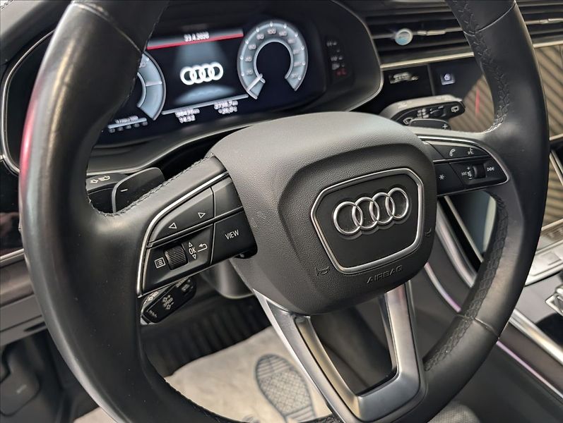 Audi Q8 E55 TFSI Quattro S-line - fotka 19 z 38