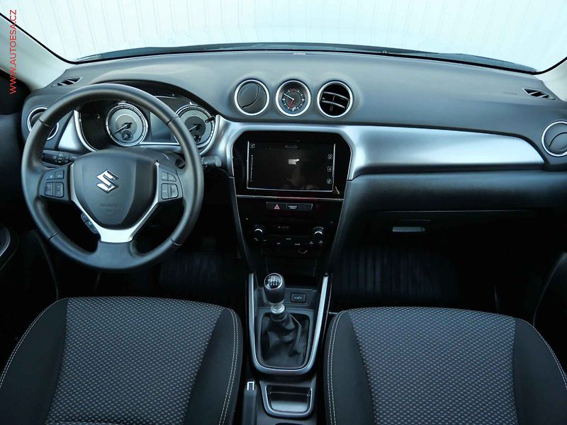 Suzuki Vitara (2019) 1.4i, 2.maj,ČR, AC, TZ, park - fotka 8 z 23
