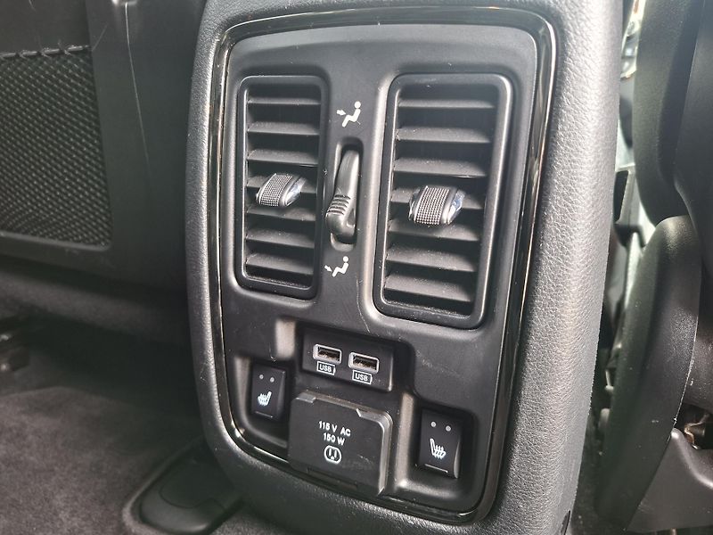 Dodge Durango (2019) 5,7L V8 HEMI 4x4, 6míst, Alcan - fotka 13 z 34