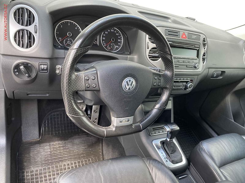 Volkswagen Tiguan (2010) 2.0 TDi 4x4, ČR, R-Line, DSG - fotka 13 z 18
