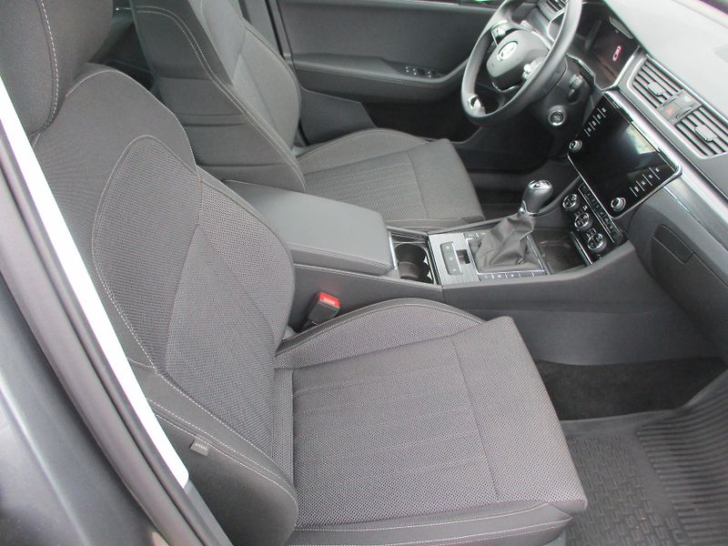 Škoda Superb (2023) IV 2,0 TDi - fotka 6 z 12