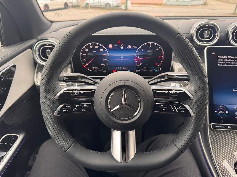 Mercedes-Benz GLC (2026) 220 d 4MATIC kupé - fotka 13 z 26