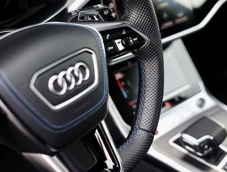 Audi RS 6 (2023) 4.0 TFSI V8 quattro Exclusive - fotka 36 z 49