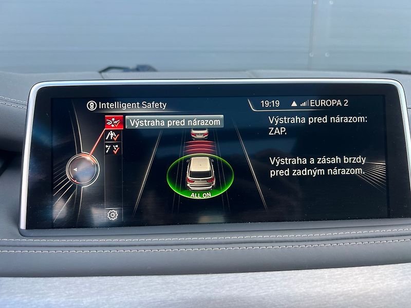 BMW X5 30d xDrive-2019 ALU - fotka 29 z 36