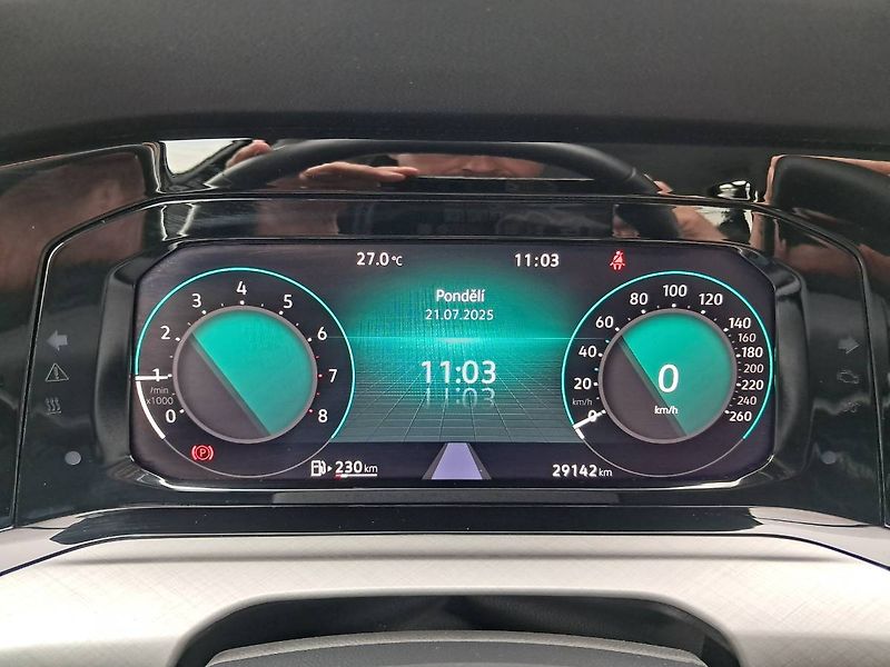 Volkswagen Golf Variant (2023) LIFE 1.0 TSI / 81 kW M6 - fotka 9 z 26