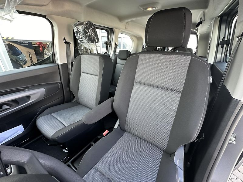Toyota ProAce City Verso (2026) 1.5D-8A/T - LONG 7S BUSINESS - fotka 5 z 26