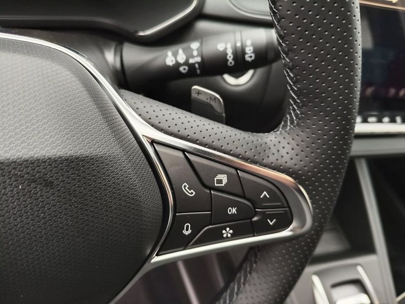Renault Captur (2026) techno mild hybrid 140 EDC - fotka 22 z 27
