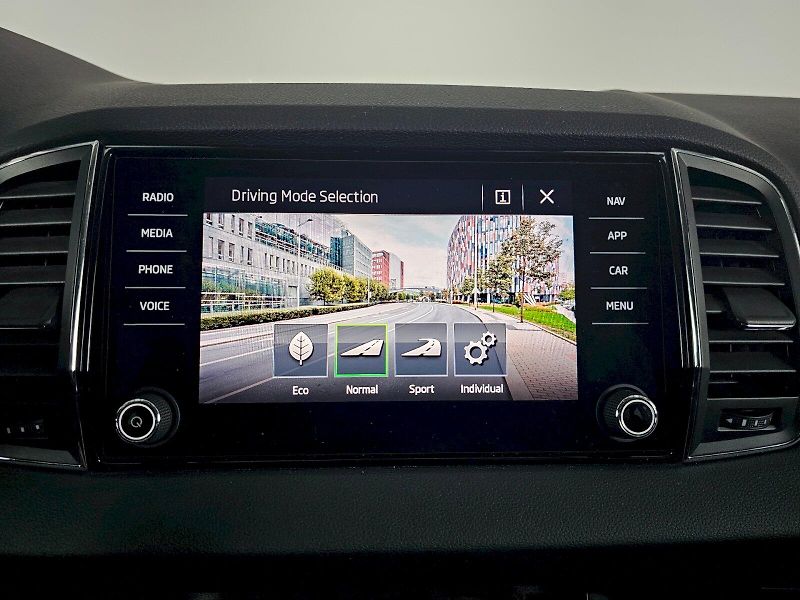 Škoda Karoq (2019) 1.5TSI 110kW  STYLE DSG TAŽNÉ - fotka 14 z 33