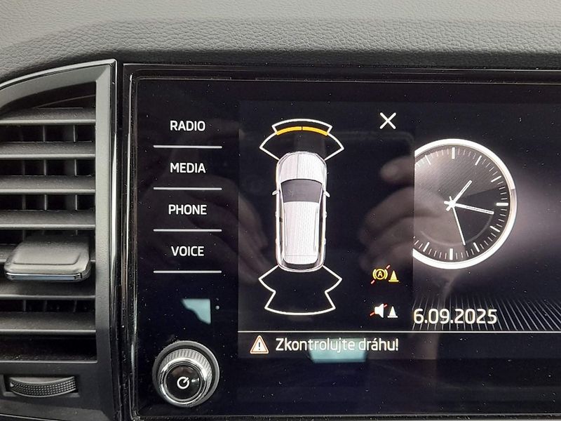 Škoda Karoq Selection 1.5 TSI 110kW 6MP - fotka 20 z 20
