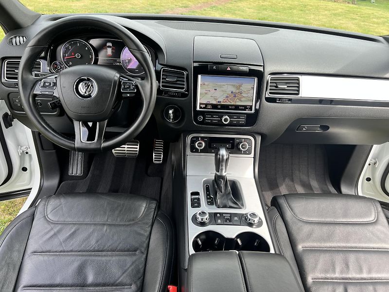 Volkswagen Touareg 3.0TDI 180KW,TZ,KůŽE,ROZVODY!! - fotka 32 z 52