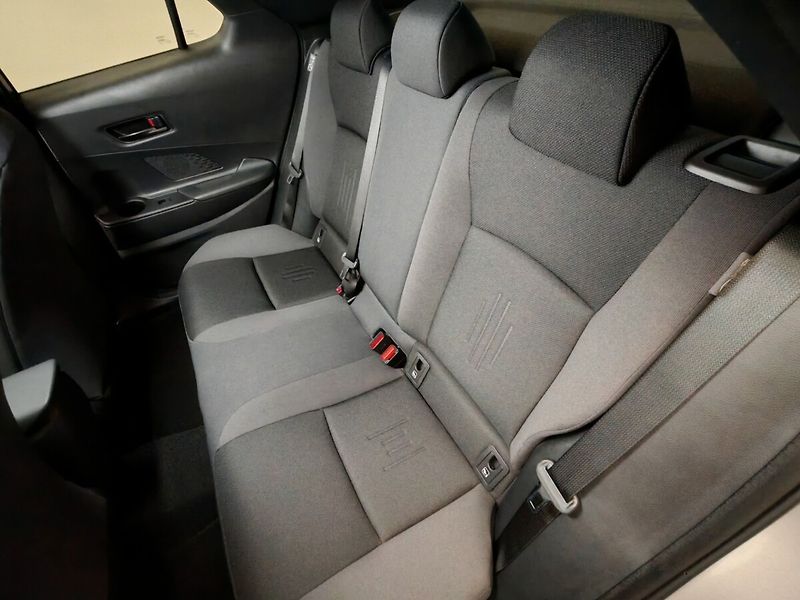 Toyota C-HR 2.0 Hybrid E-CVT Style - fotka 20 z 39