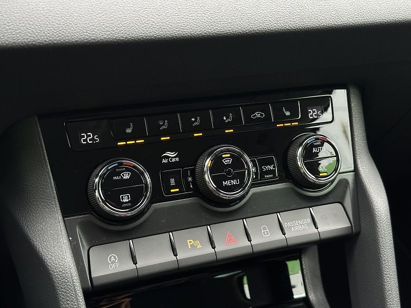 Škoda Karoq 2.0TDi DSG 4x4 150PS Matrix-LE - fotka 25 z 47