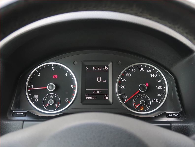 Volkswagen Tiguan (2014) 2.0 TDI, Navi, Tempomat - fotka 11 z 22