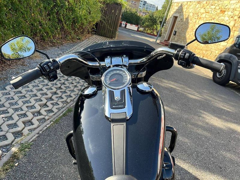 Harley-Davidson FLSB Softail Sport Glide (2021) - fotka 9 z 13